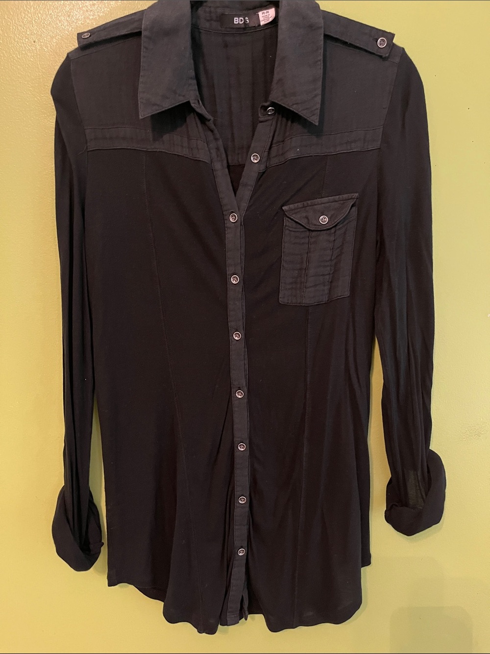 BDG long-sleeve utility shirt featuring shoulder epaulets and a buttoned chest p